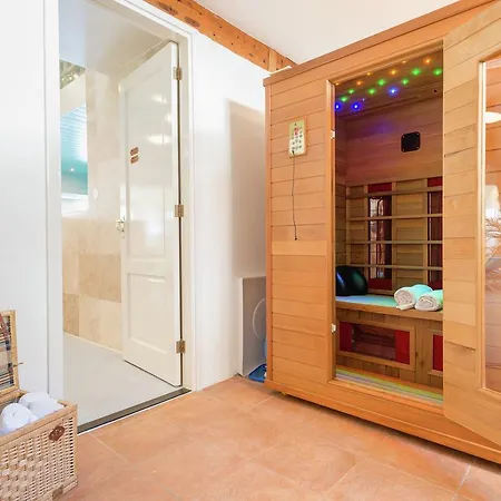 Holiday home Luxurious Farmhouse In Lutjewinkel With Sauna Haringhuizen